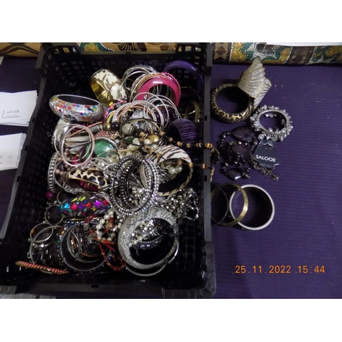 332 - Tray of Costume Jewellery