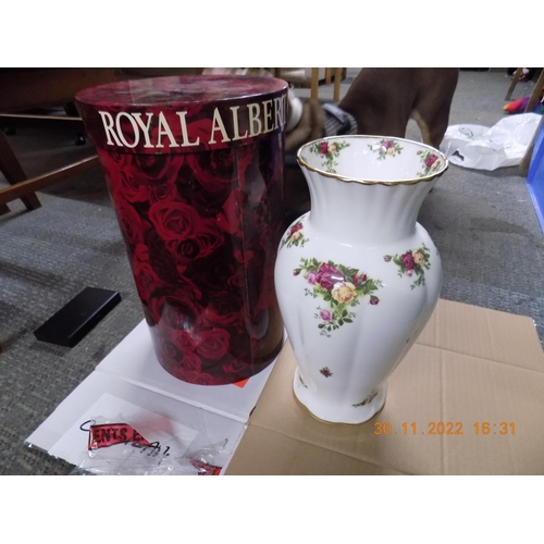 307 - Royal Albert 'Old Country Rose' 31cm in Box no Damage