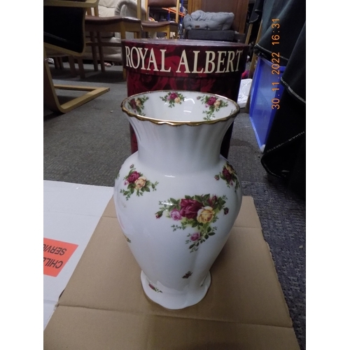 307 - Royal Albert 'Old Country Rose' 31cm in Box no Damage