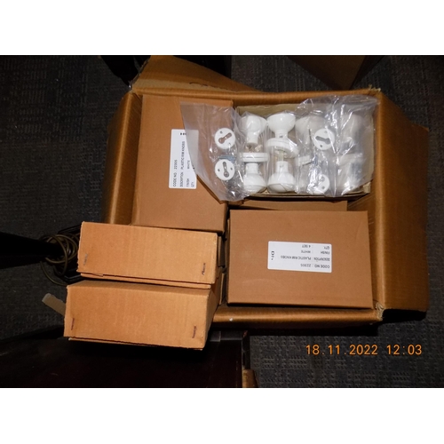 1A - Box of 4 Set Plastic Rim Doorknobs