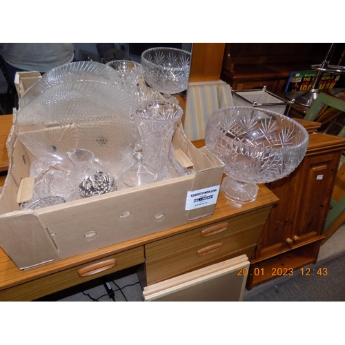 125 - Box of Glassware