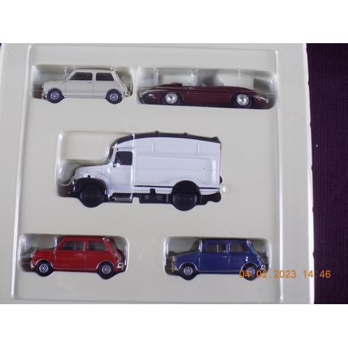 Corgi The Italian Job ミニカーセット Corgi 1:36 The Italian Job Three Piece Mini Set Diecast