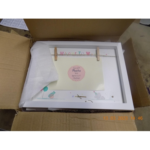 258 - 6 Boxes of 3 New 'Welcome to the World' Photo Frames