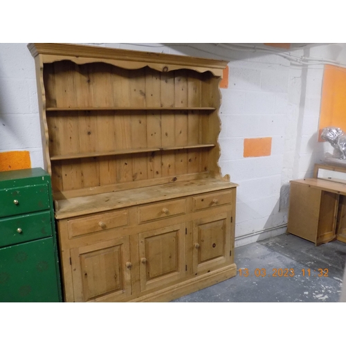 282 - Pine Dresser
