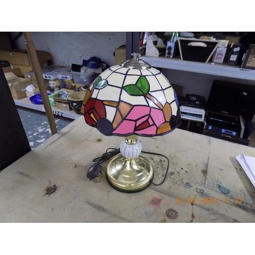 290 - Tiffany Style Lamp