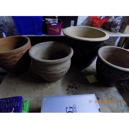 252 - 4 Ceramic Planters