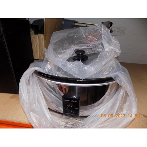 101 - New Morphy Richards Slow Cooker