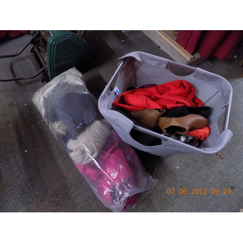 131 - Box ad Large Bag of Womens Clothing and Shoes