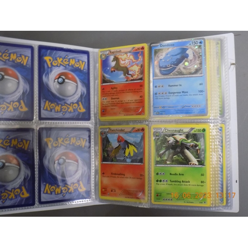 516 - Pokémon Binder Full of Pokémon Cards