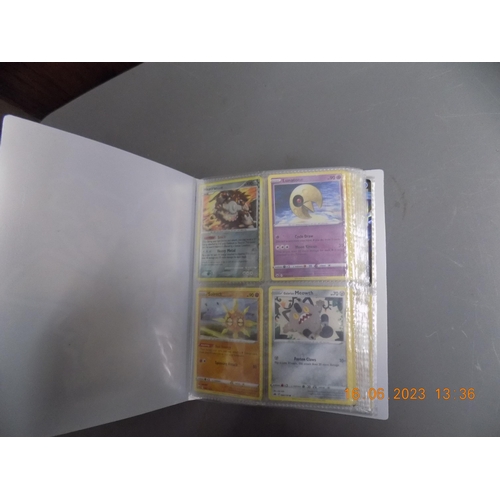 527 - Pokémon Binder Full of Pokémon Cards