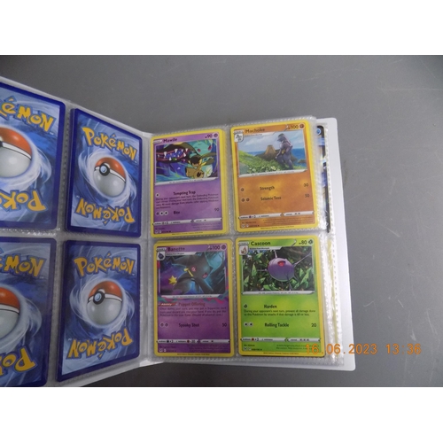 527 - Pokémon Binder Full of Pokémon Cards