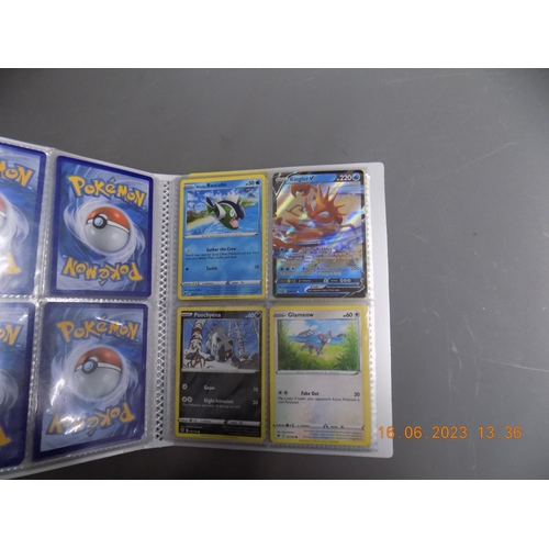 527 - Pokémon Binder Full of Pokémon Cards