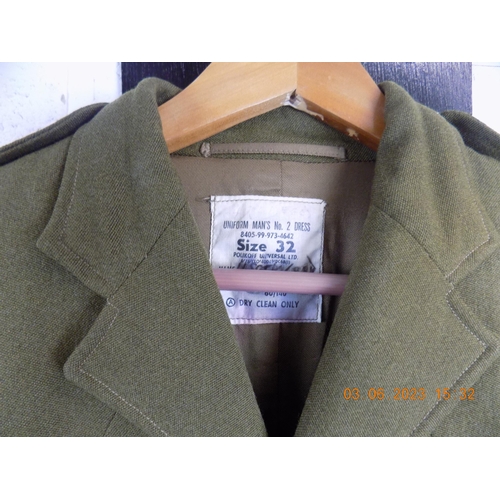 38 - Irish Guard Army Jacket Size 32