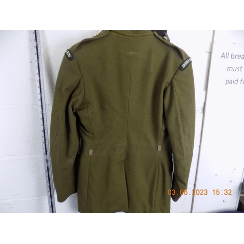 38 - Irish Guard Army Jacket Size 32