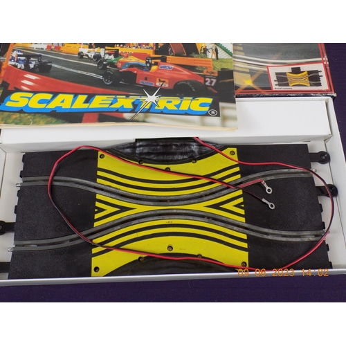 99 - Scalextric Hazard Skid Chicane