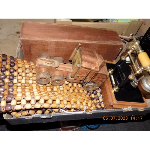 140 - Box of Treen