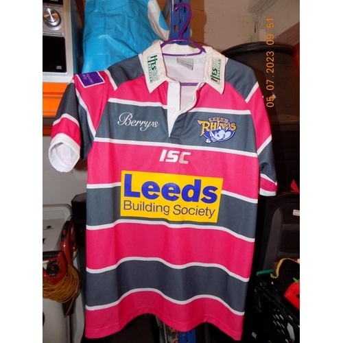 122 - Leeds Rhino Top Size S