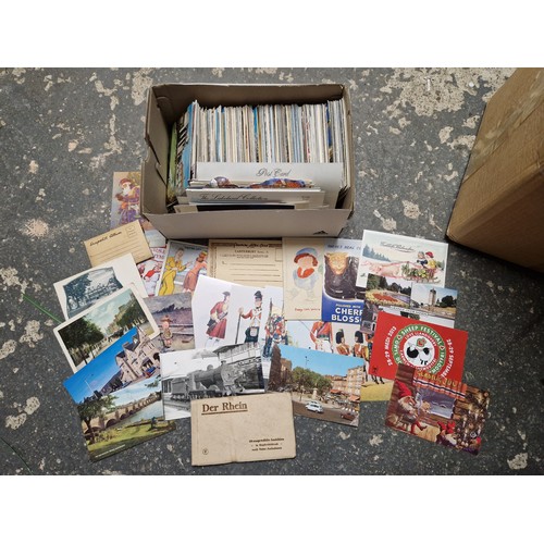 807 - Selection of 650 + Postcards, Majority are Modern with a few Vintage Mix.