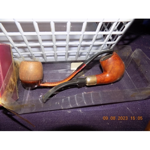 46 - Selection of Vintage Pipes