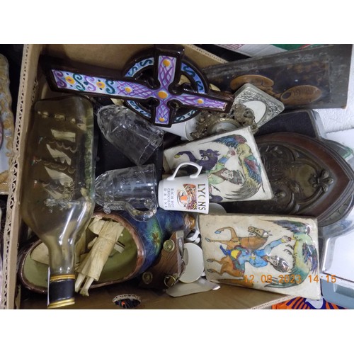 113 - Box of Collectables inc Pottery