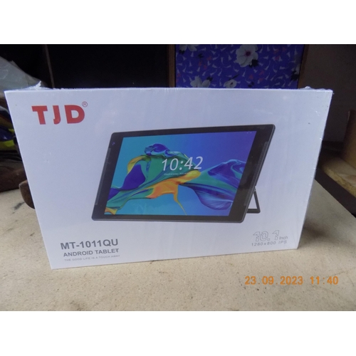 23 - New Android Tablet MT-1011QU