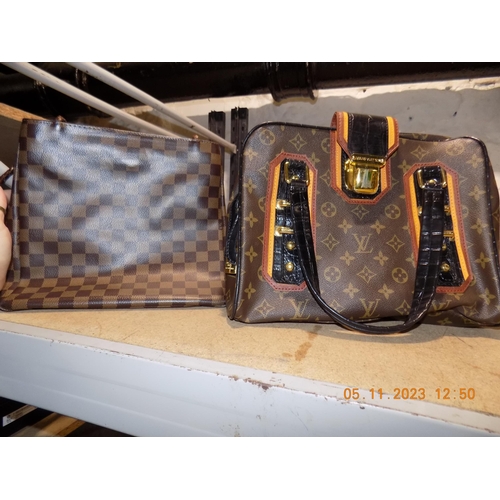 121 - Louis Vuitton Style Bags