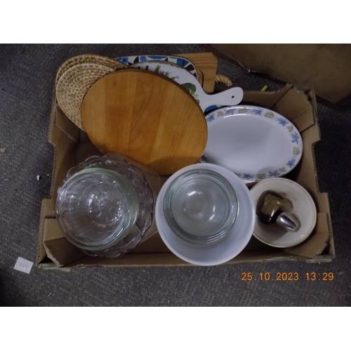 28 - Kitchenware Inc Pyrex