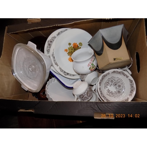 31 - Box of Mid Century Pottery etc