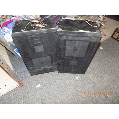 198 - 2 JVC Speakers