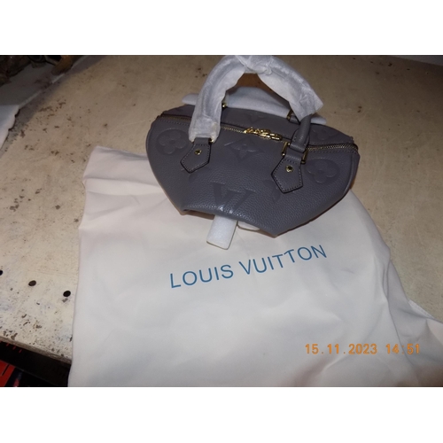 228 - Louis Vuitton Bag in Dust Bag