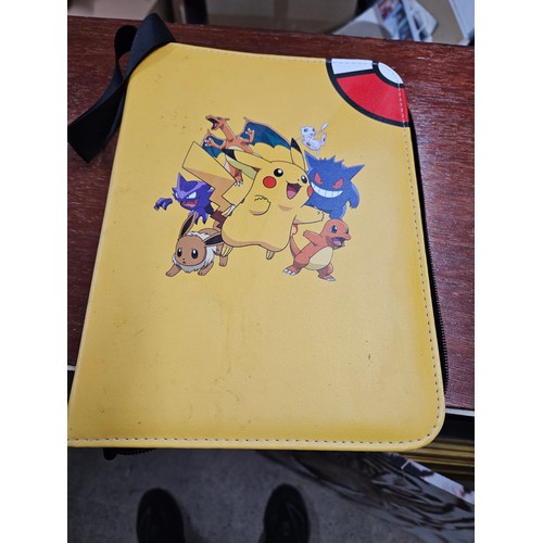 567 - Pokemon Zip Pocket Binder with Sleeves