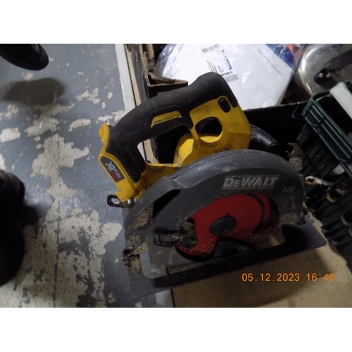 158 - 54v DeWalt Saw