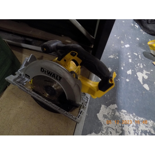 159 - 18v DeWalt Saw