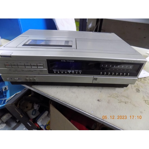 176 - Sanyo Video Cassette Recorder