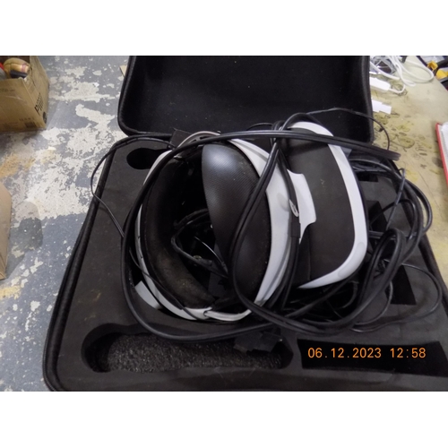 270 - Navetech VR Headset in Case