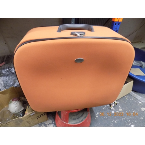 357 - Large Carlton Suitcase