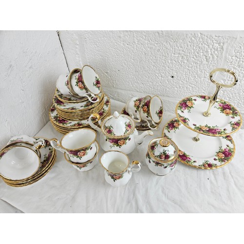 26 - Royal Albert Set consisting of 8 Plates, 8 Sandwich Plates, 8 Cups and Saucers, Teapot, Milk Jug, Su... 