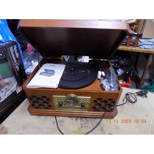 287 - Vintage Look Record Player