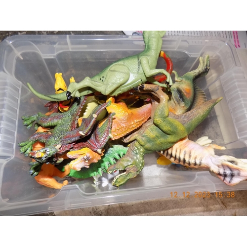 76 - Tub of Small Dinosaurs