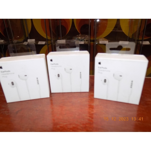 250 - 3 Apple Style Earpods