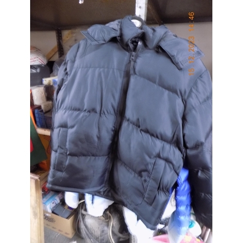 310 - Mens New Coat Small