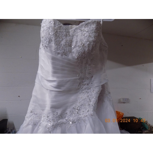 108 - Lace Up Wedding Dress Size 12/14