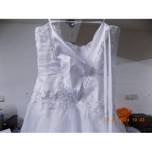 108 - Lace Up Wedding Dress Size 12/14