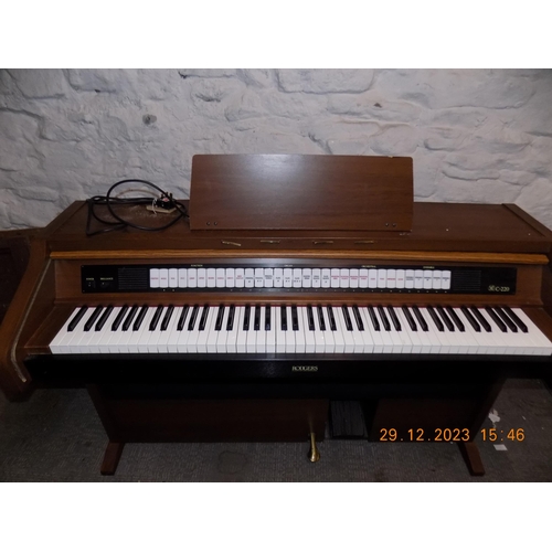 33 - Rodgers Classic Keyboards Organ C-220 w/o