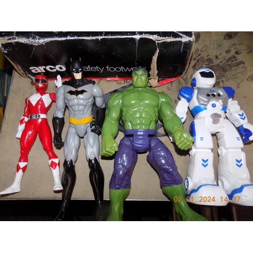 47 - Power Ranger, Batman, Hulk and Robot Figure