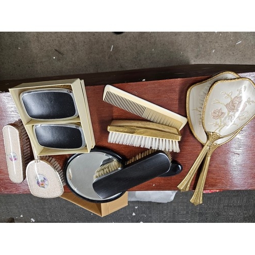 541 - Selection of Dressing Table Items