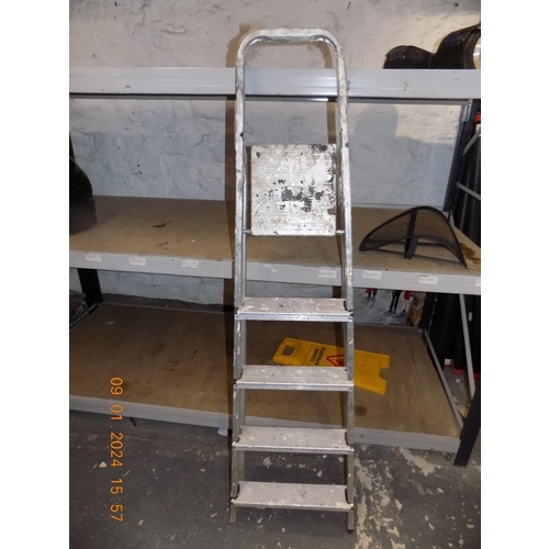 137 - Large Metal Step Ladders