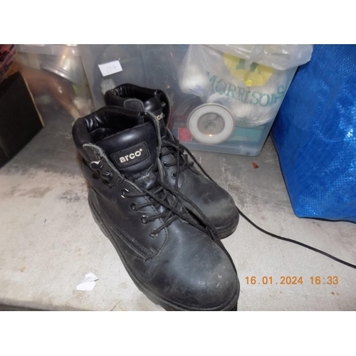 129 - Arco Size 5 Safety Boots