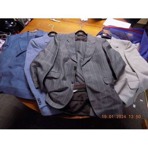 278 - 4 Men's Suits, in Suit Bag