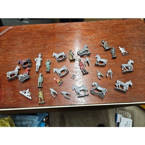 572 - Selection of Vintage Lead Soldiers and Horses